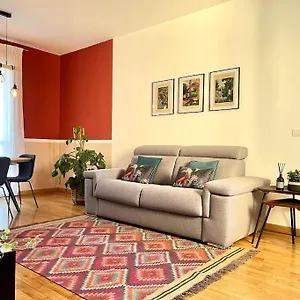  Appartamento Moderno In Tenuta Melloni Italia