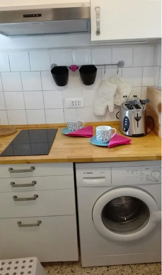 Nice Apartment In Milano, Close To Undergrond M3 0*, Milan