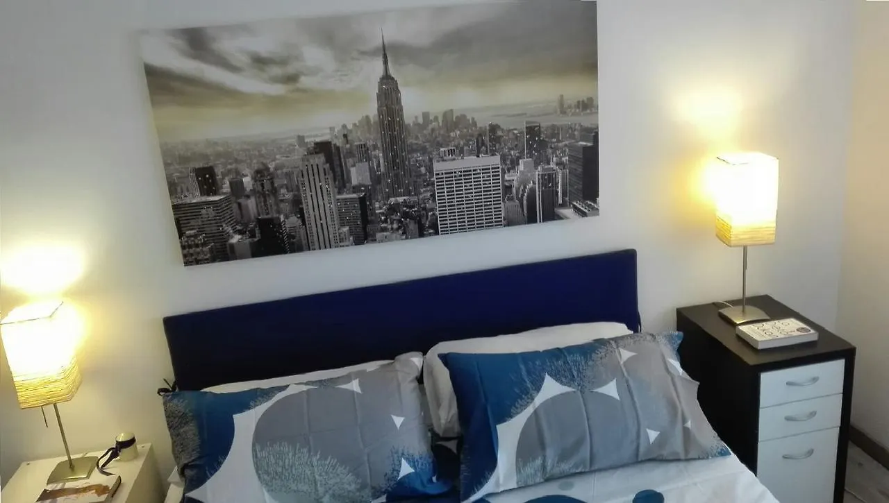 Nice Apartment In Milano, Close To Undergrond M3 0*, Milan Italy